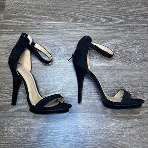 Black high heels size 7.5